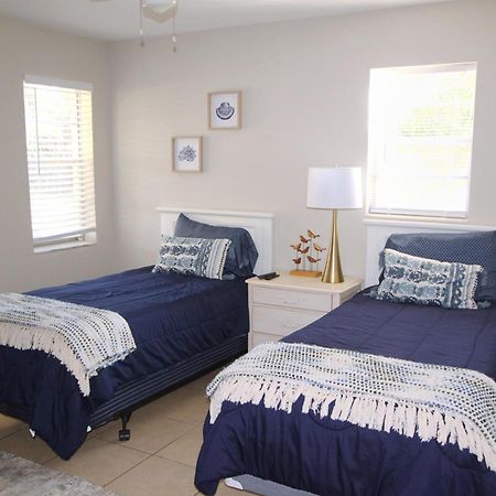 Naples Park Oasis - Cozy Two Bedroom Apartment Eksteriør billede