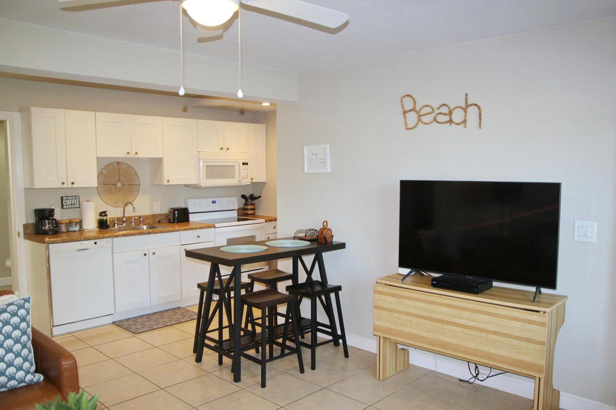 Naples Park Oasis - Cozy Two Bedroom Apartment Eksteriør billede
